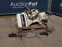 Partij motoren en uitrusting voor speedboot - afbeelding 1 van  1