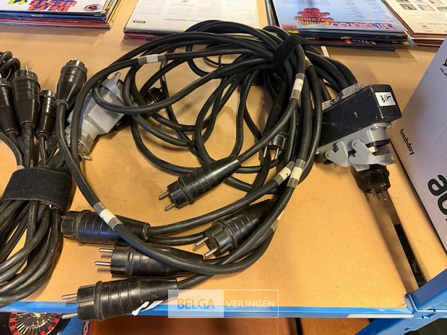 Partij multikabels met meerdere schuko-stekkers - afbeelding 5 van  5