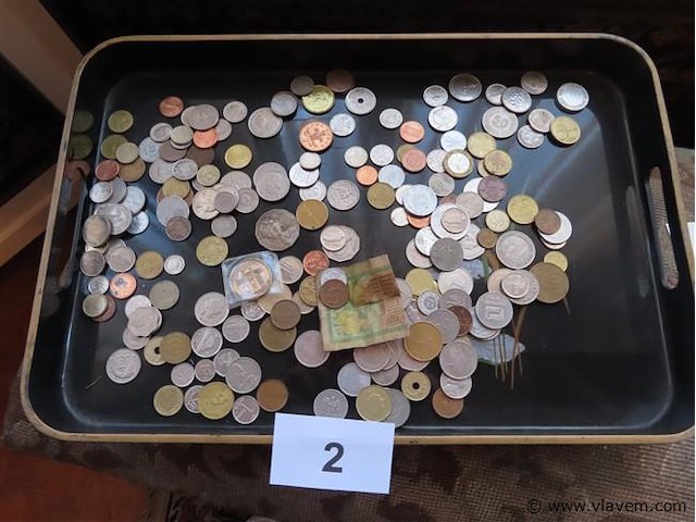 Partij munten in schaal - afbeelding 1 van  3