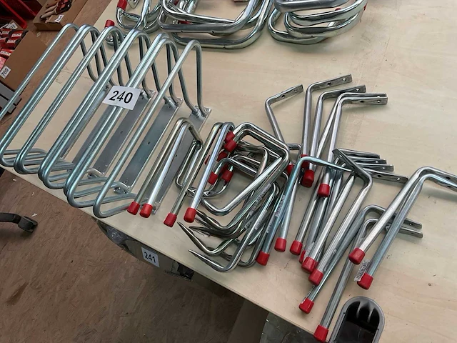 Partij muur beugels en fiets rekken - afbeelding 4 van  6