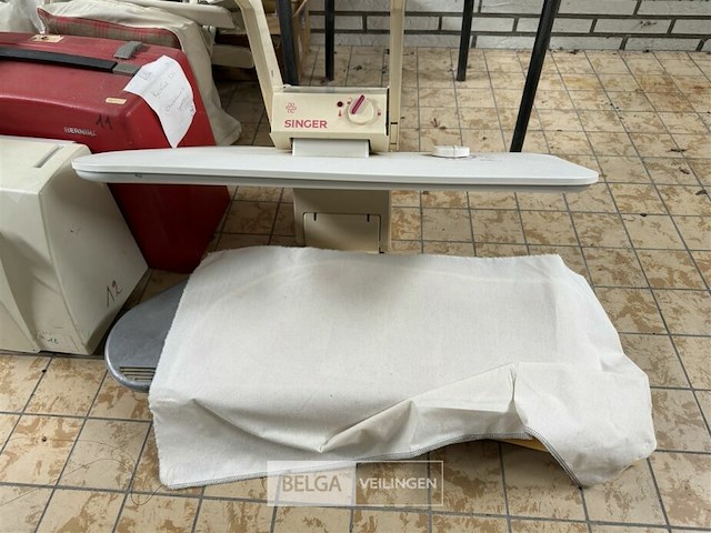 Partij naaimachines voor wisselstukken - afbeelding 9 van  9