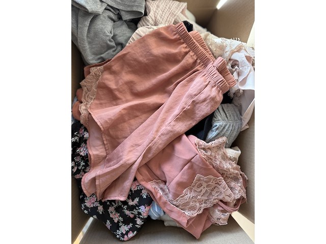 Partij nachtkledij - afbeelding 2 van  8