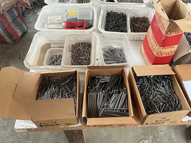 Partij nagels en bouten - afbeelding 11 van  11
