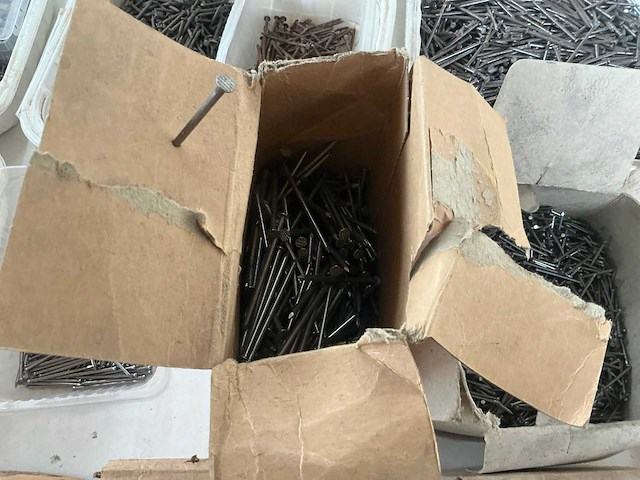 Partij nagels en bouten - afbeelding 5 van  11