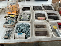 Partij nagels en bouten - afbeelding 7 van  11