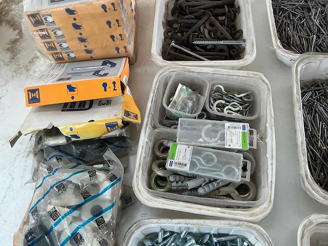 Partij nagels en bouten - afbeelding 9 van  11