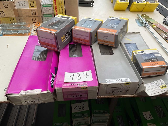 Partij nagels en krammen - afbeelding 2 van  6