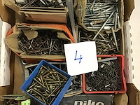 Partij nagels en schroeven - afbeelding 1 van  1