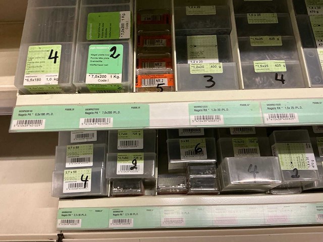 Partij nagels - afbeelding 13 van  23