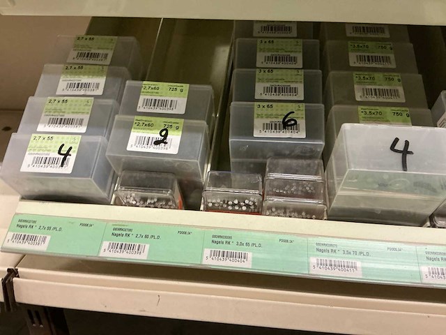 Partij nagels - afbeelding 6 van  10