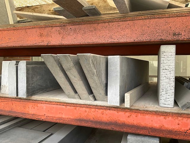 Partij natuursteen/ blauwsteen - afbeelding 28 van  30