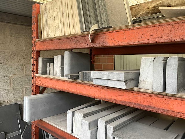 Partij natuursteen/ blauwsteen - afbeelding 29 van  30