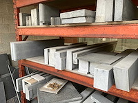 Partij natuursteen/ blauwsteen - afbeelding 30 van  30