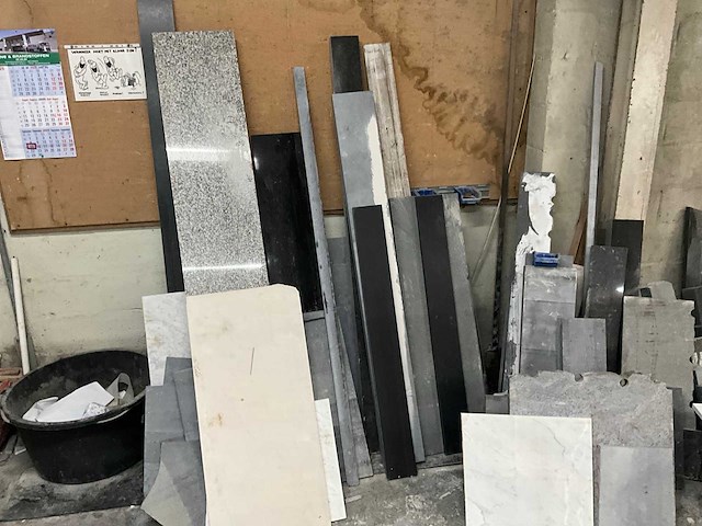 Partij natuursteen/ blauwsteen - afbeelding 2 van  32