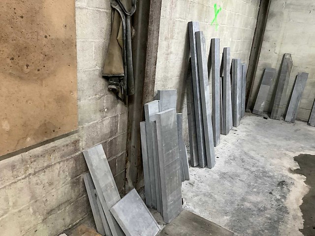 Partij natuursteen/ blauwsteen - afbeelding 13 van  32