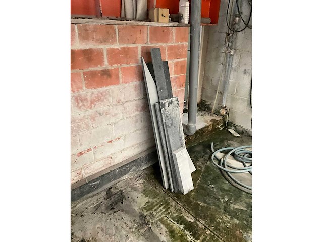 Partij natuursteen/ blauwsteen - afbeelding 31 van  32