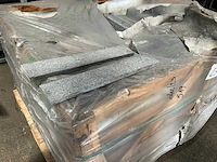 Partij natuursteen plinten ca 500 stuks ca 200 lm - afbeelding 3 van  5