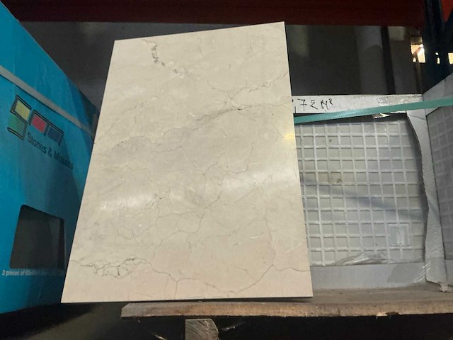 Partij natuursteen tegels - afbeelding 1 van  3