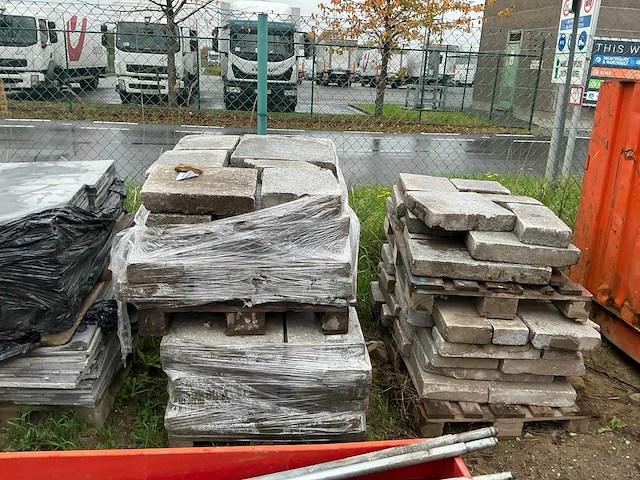 Partij natuursteen - afbeelding 2 van  3