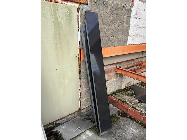 Partij natuursteen - afbeelding 10 van  26