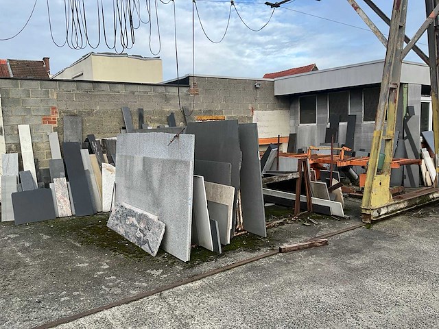 Partij natuursteen - afbeelding 1 van  26