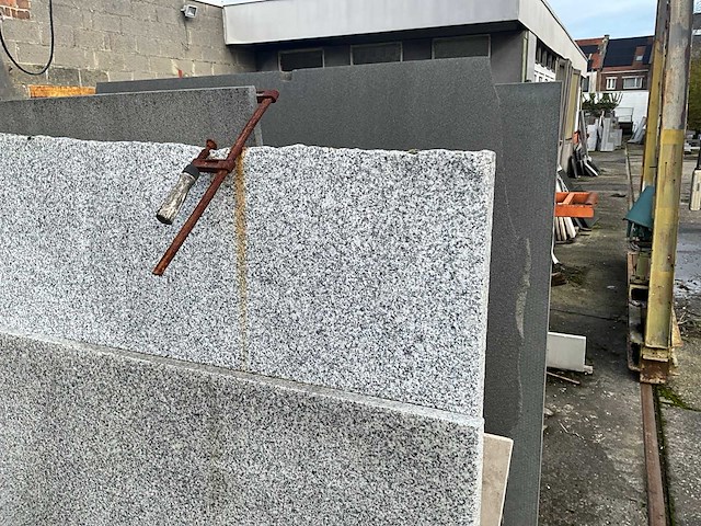 Partij natuursteen - afbeelding 20 van  26