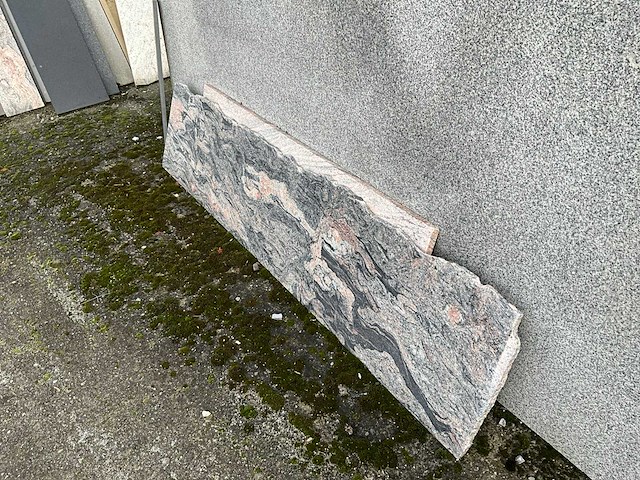 Partij natuursteen - afbeelding 22 van  26