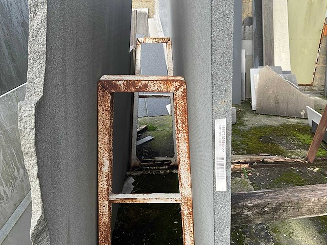 Partij natuursteen - afbeelding 25 van  26