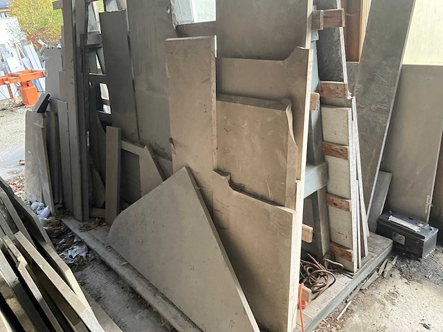 Partij natuursteen - afbeelding 12 van  14