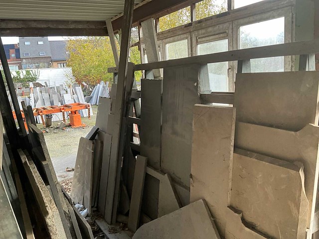 Partij natuursteen - afbeelding 13 van  14