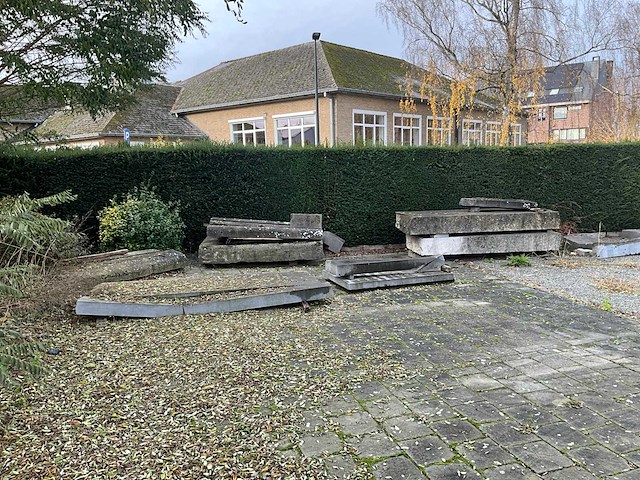 Partij natuursteen - afbeelding 1 van  16