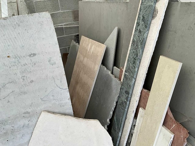 Partij natuursteen - afbeelding 14 van  16