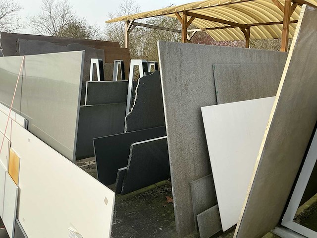 Partij natuursteen - afbeelding 11 van  12