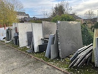 Partij natuurstenen bladen