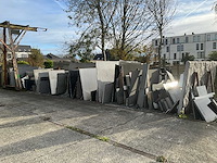 Partij natuurstenen bladen