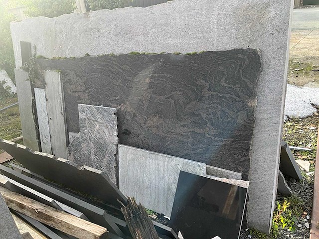 Partij natuurstenen bladen - afbeelding 34 van  40