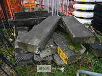 Partij natuurstenen borduren - afbeelding 1 van  5