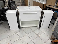 Partij nieuwe badkamermeubels - afbeelding 1 van  6