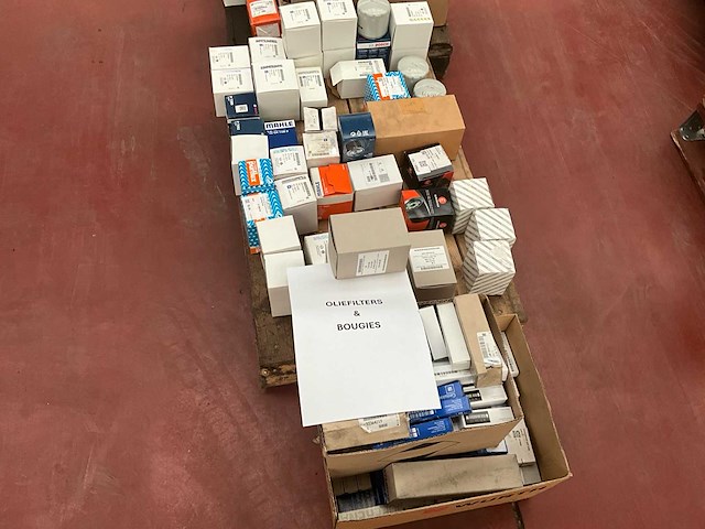 Partij oliefilters & bougies, diverse merken - afbeelding 3 van  4