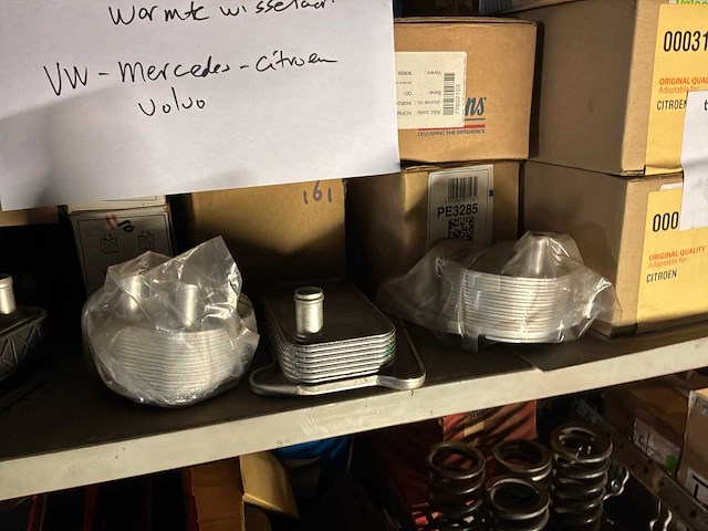 Partij oliekoelers en warmtewisselaars - afbeelding 4 van  8