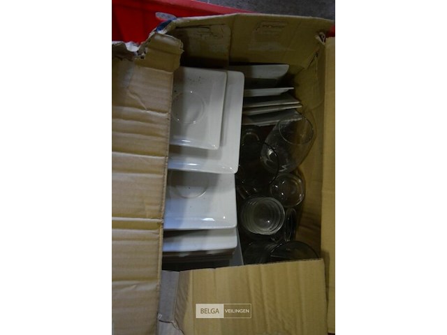 Partij onderborden en glazen - afbeelding 1 van  4