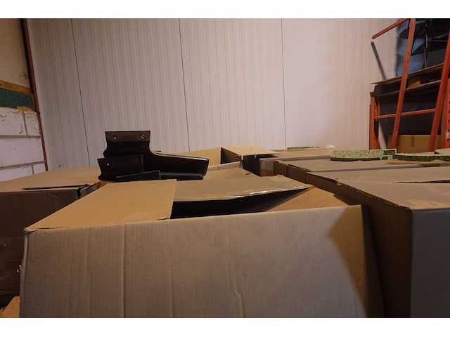 Partij onderdelen antieke theaterstoelen - afbeelding 6 van  9