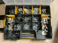 Partij onderdelen en bevestigingsmaterialen - afbeelding 9 van  9