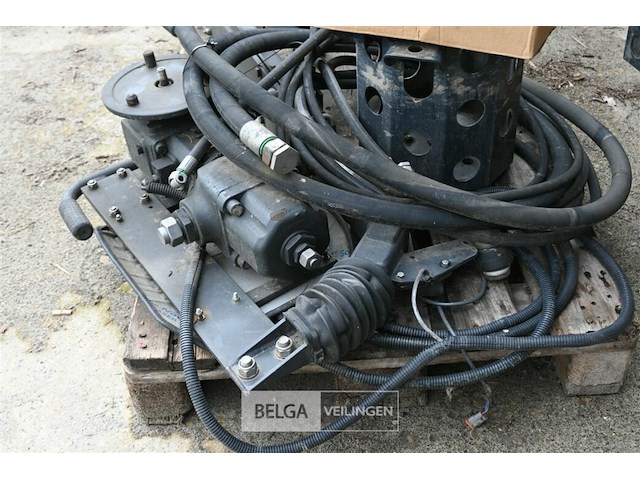 Partij onderdelen voor aandrijving zoutstrooier - afbeelding 4 van  5