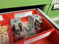 Partij onderdelen voor grijpers en in-mould-labeling - afbeelding 14 van  83