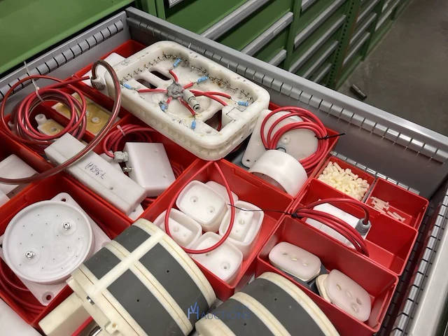 Partij onderdelen voor grijpers en in-mould-labeling - afbeelding 24 van  83