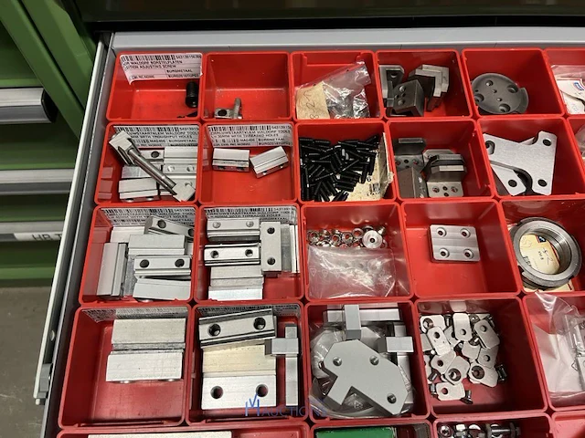 Partij onderdelen voor grijpers en in-mould-labeling - afbeelding 59 van  83