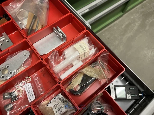 Partij onderdelen voor grijpers en in-mould-labeling - afbeelding 64 van  83