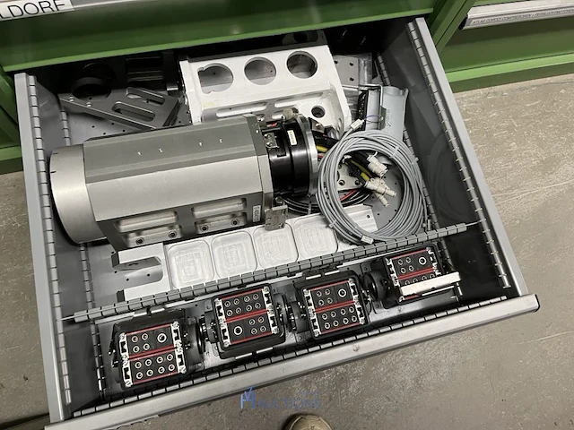 Partij onderdelen voor grijpers en in-mould-labeling - afbeelding 79 van  83
