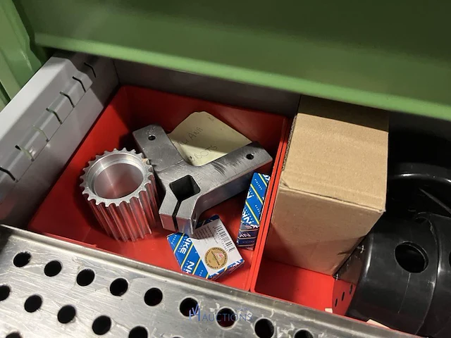 Partij onderdelen voor verpakkingsmachines en robots - afbeelding 94 van  100
